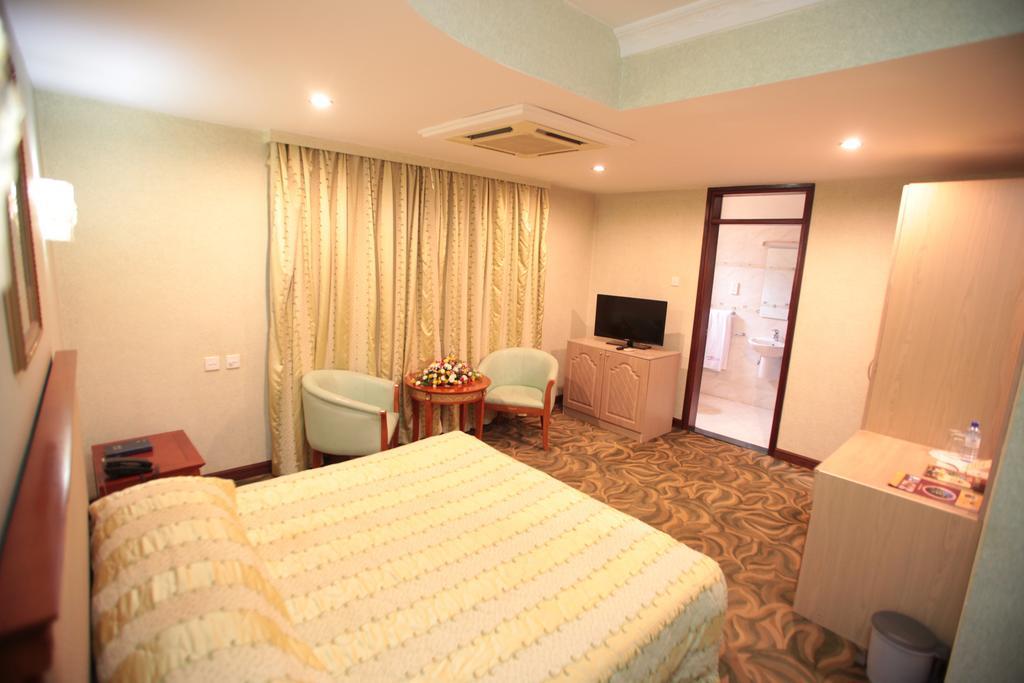City Royal Resort Hotel Kyambogo  Exterior photo