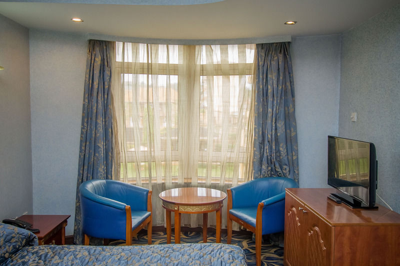 City Royal Resort Hotel Kyambogo  Exterior photo